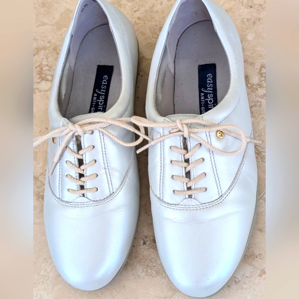EASY SPIRIT SILVER LEATHER MOTION ANTI-GRAVITY SHOES
